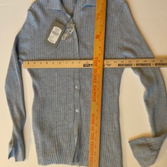 NWT Neiman Marcus Cashmere Cardigan Sweater: Light Blue, Size L - Picture 3 of 5
